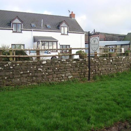 Llandeloy The Farmhouse Lochmeyler מראה חיצוני תמונה